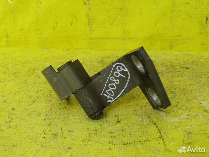 Петля правой двери Lexus RX 15-21г 100899