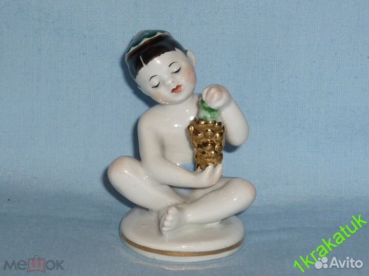 Мальчик узбек С виноградом. лфз. клеймо