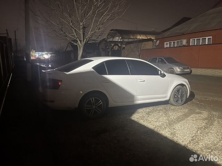 Skoda Octavia 1.6 AT, 2016, 220 000 км