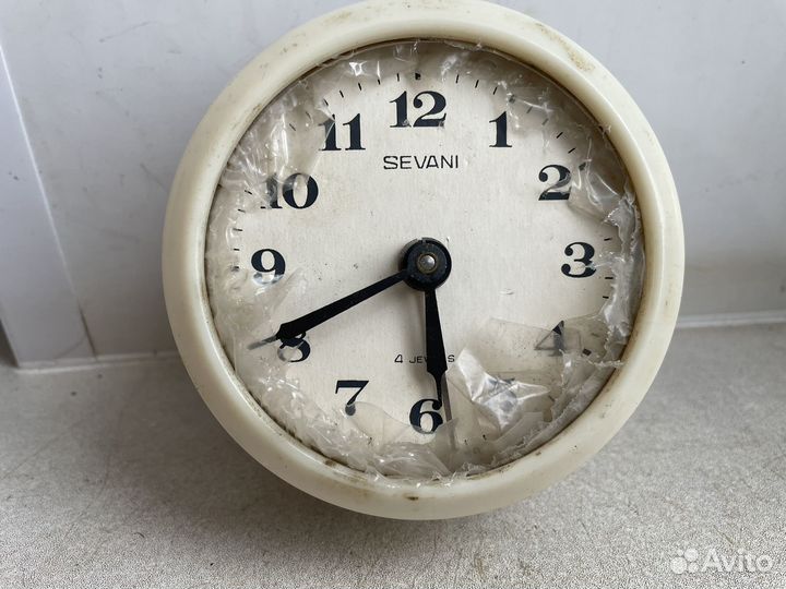 Часы ретро будильник