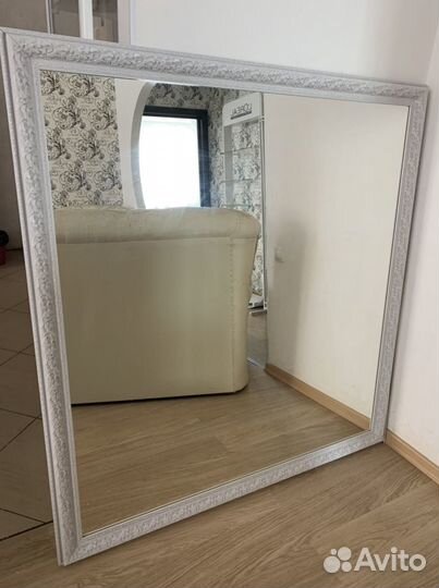 Зеркало в багетной раме