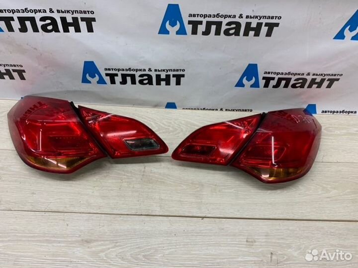 Комплект фонарей задний Opel Astra J A16XER 2010