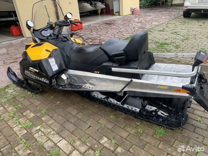 Снегоход SKI-DOO Skandic WT600 ACE