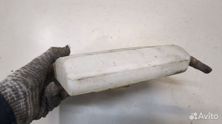 Бачок омывателя Suzuki Swift