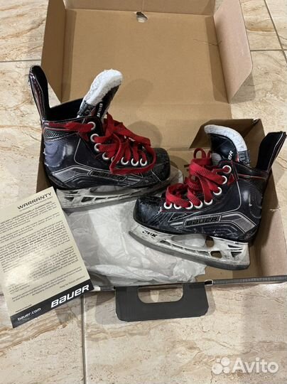 Коньки хоккейны