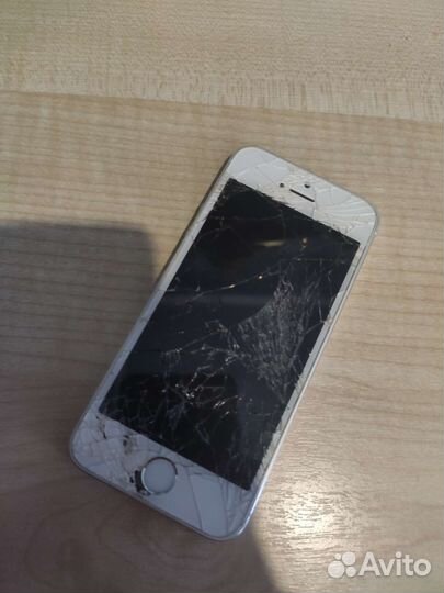 Телефон iPhone 5s