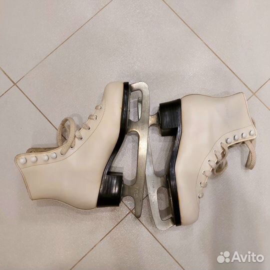 Фигурные коньки Pirouette