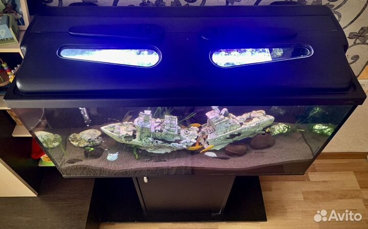 Чёрный аквариум с тумбой