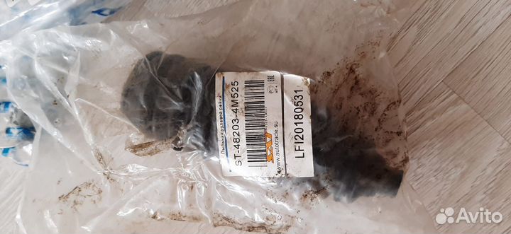 Тяга рулевая и пыльник рулевой рейки Nissan AD