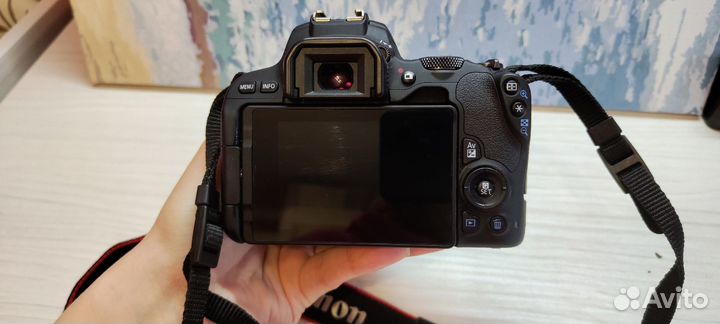 Canon EOS 200D