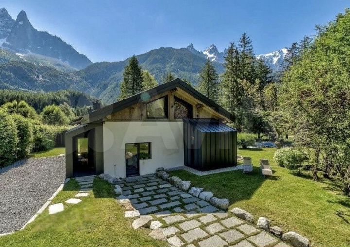 Дом 180 м² на участке 10 сот.