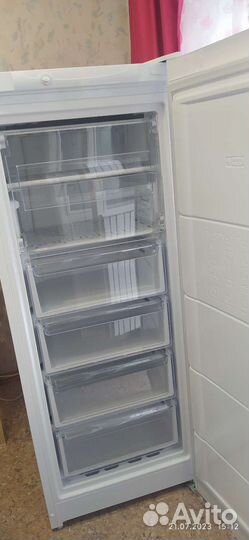 Морозильная камера Indezit бу