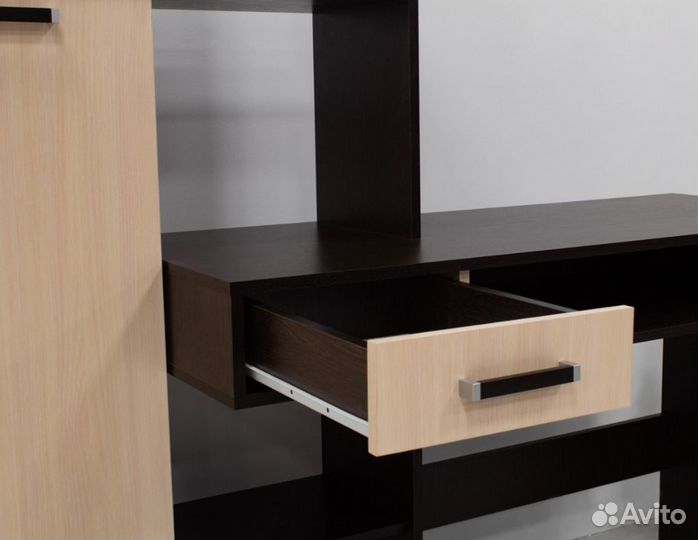 Детский письменный стол