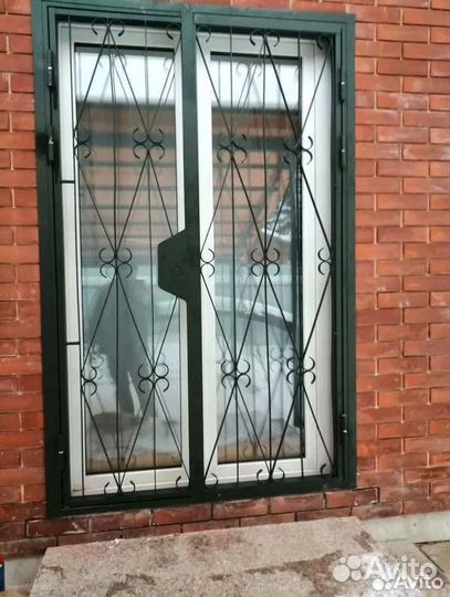 Металлические решетки на окна с гарантией