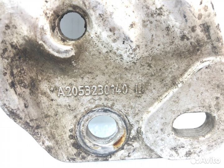 Кронштейн стабилизатора передний левый