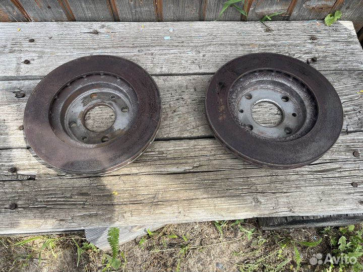 Тормозные диски передние вентилируемые R 13