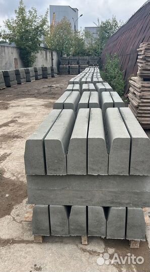 Бордюр с монтажом