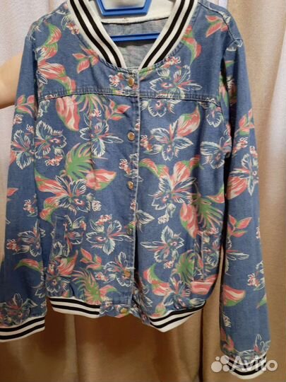 Бомбер на девочку