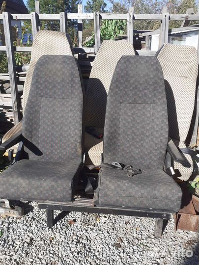 Сиденья от автобуса