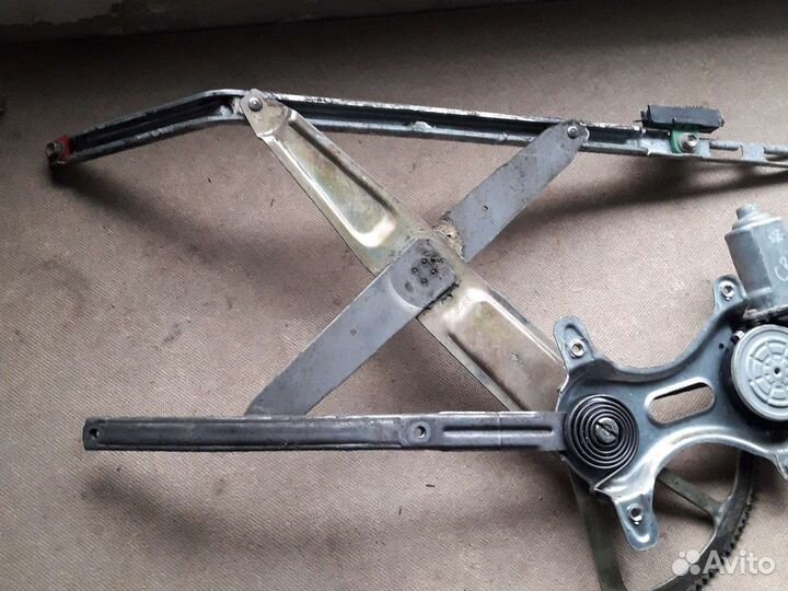 Стеклоподъёмник передний левый Toyota crown S170