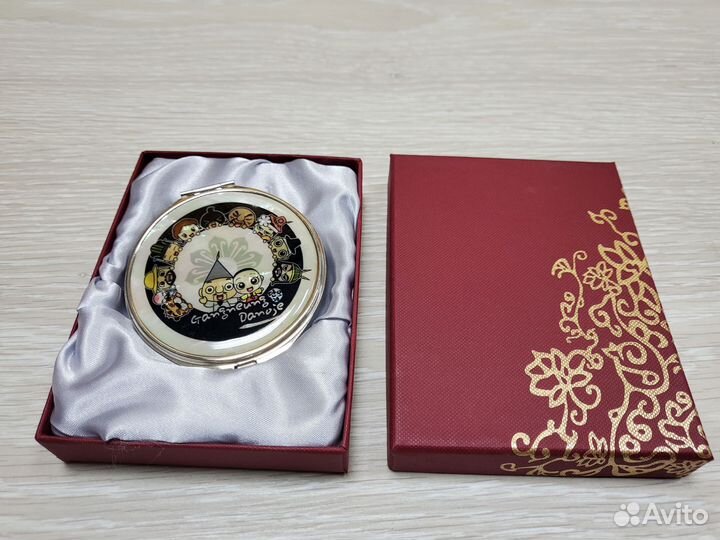 Зеркало карманное