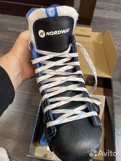 Коньки хоккейные детские