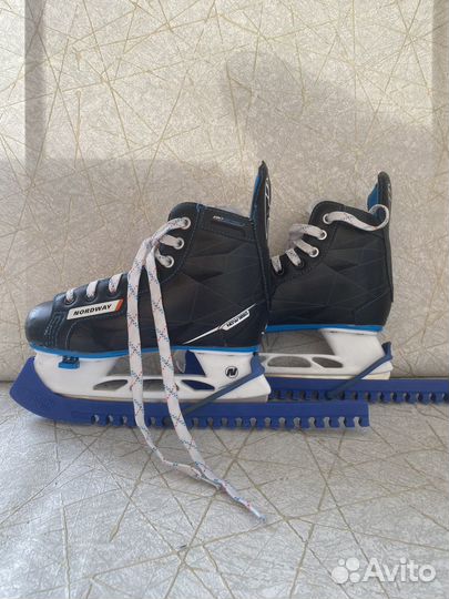 Коньки хоккейные