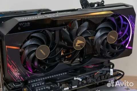 С экраном rtx 3080 Aorus