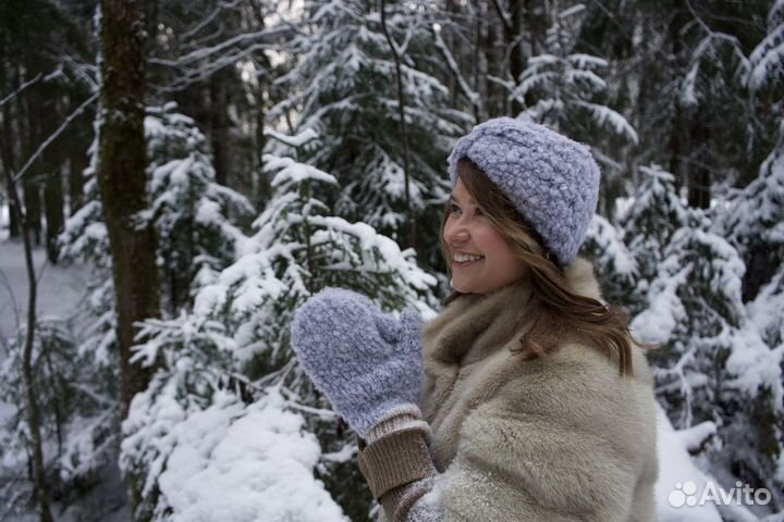 Набор из букле повязка и варежки