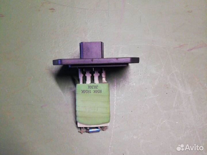 Резистор отопителя Toyota corolla 130