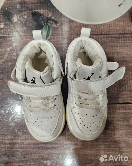 Детские высокие кроссовки