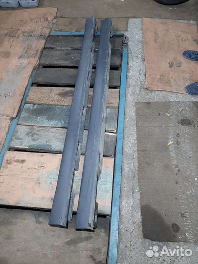 Пласьиковые накладки на пороги