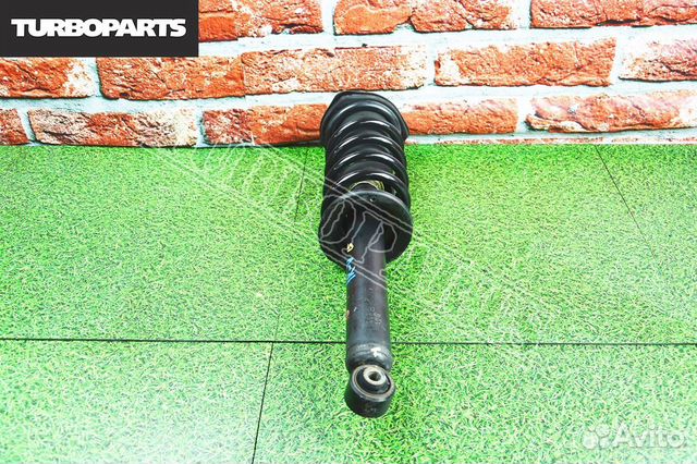 Стойка подвески передняя Toyota Mark 2 JZX110