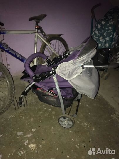 Прогулочная коляска