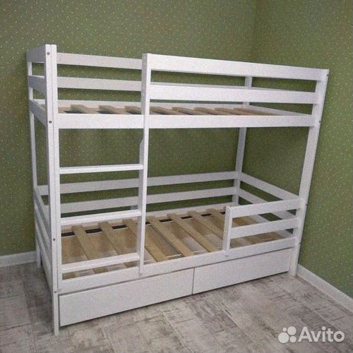 Кровать из натурального дерева двухъярусная 