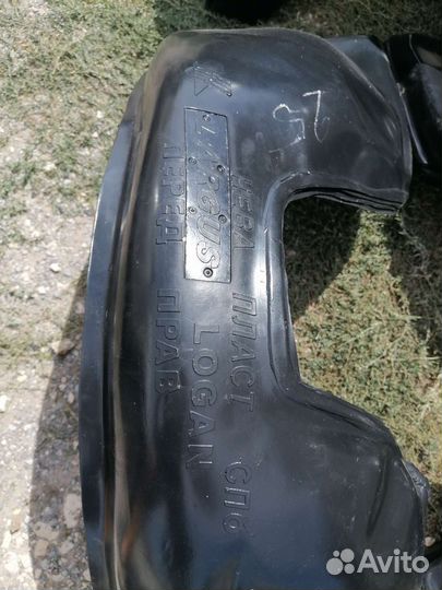 Подкрылки на renault logan 1