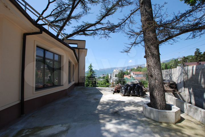 Дом 331,8 м² на участке 4,9 сот.