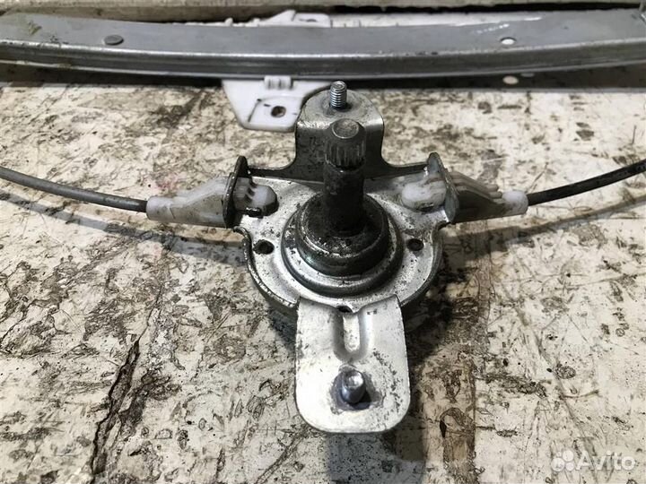 Стеклоподъемник механ. задний левый Hyundai Solar