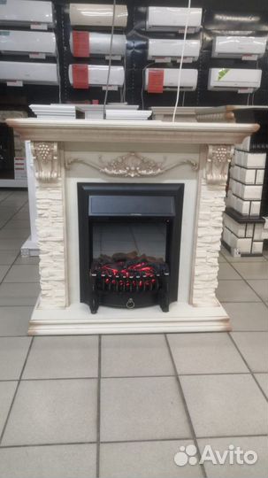 Royal Flame Adriana с очагом Majestic Lux S BL