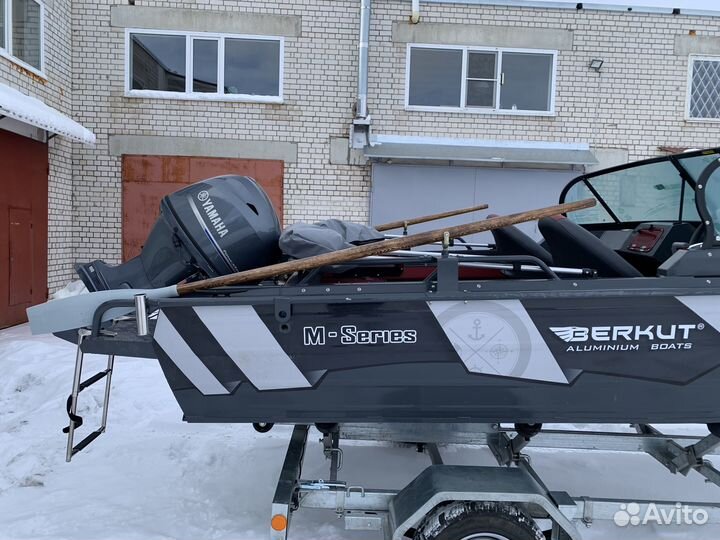 Катер Berkut M-Fisher