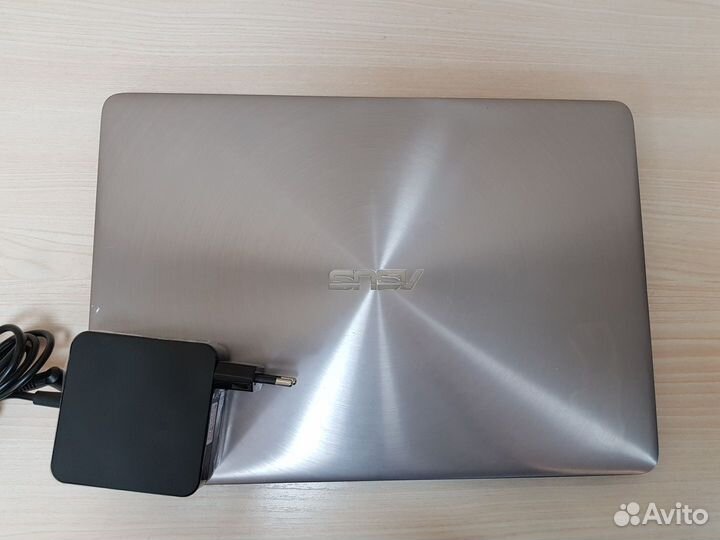 Ноутбук Asus на Core i5 7200U с GeForce 2Gb