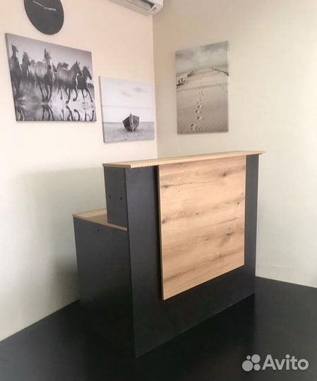 Стойка ресепшн на заказ