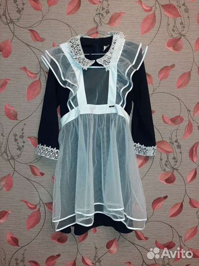 Белый школьный фартук