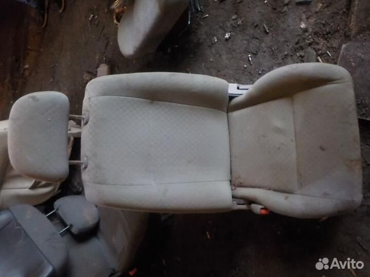 Сидение toyota corolla 120 переднее левое