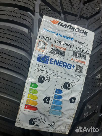 Hankook Winter I'Cept Evo 3 X W330A 275/40 R21 и 315/35 R21 111W