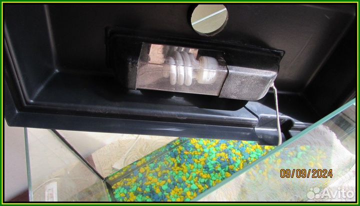 Аквариум с крышкой и подсветкой