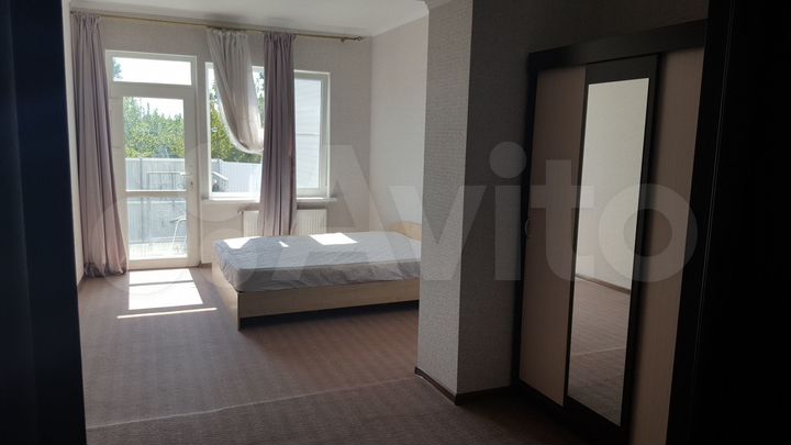 2-к. квартира, 90 м², 1/2 эт.