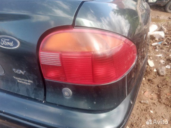 Стоп задний правый Ford Mondeo 1 1992 - 1996