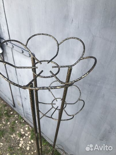 Напольная подставка под цветы