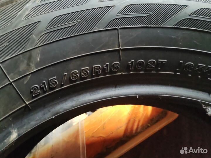 Yokohama Ice Guard IG55 215/65 R16 102T